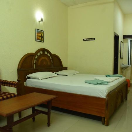 קניאקומרי Hotel Raja Palace מראה חיצוני תמונה