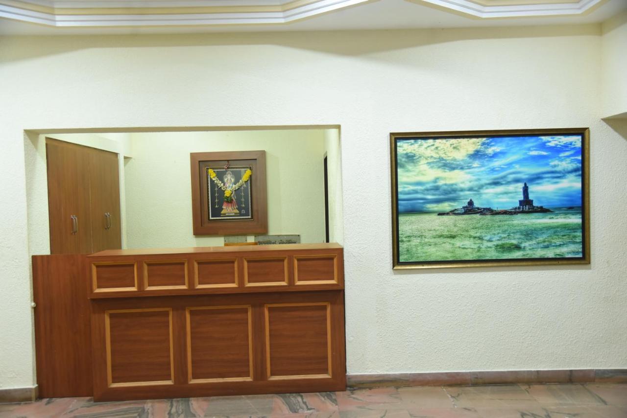 קניאקומרי Hotel Raja Palace מראה חיצוני תמונה