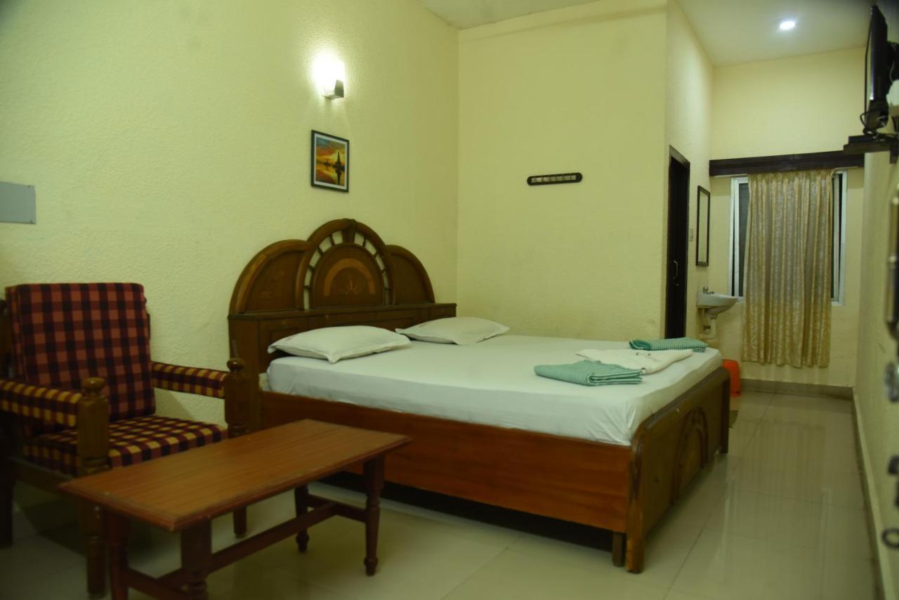 קניאקומרי Hotel Raja Palace מראה חיצוני תמונה